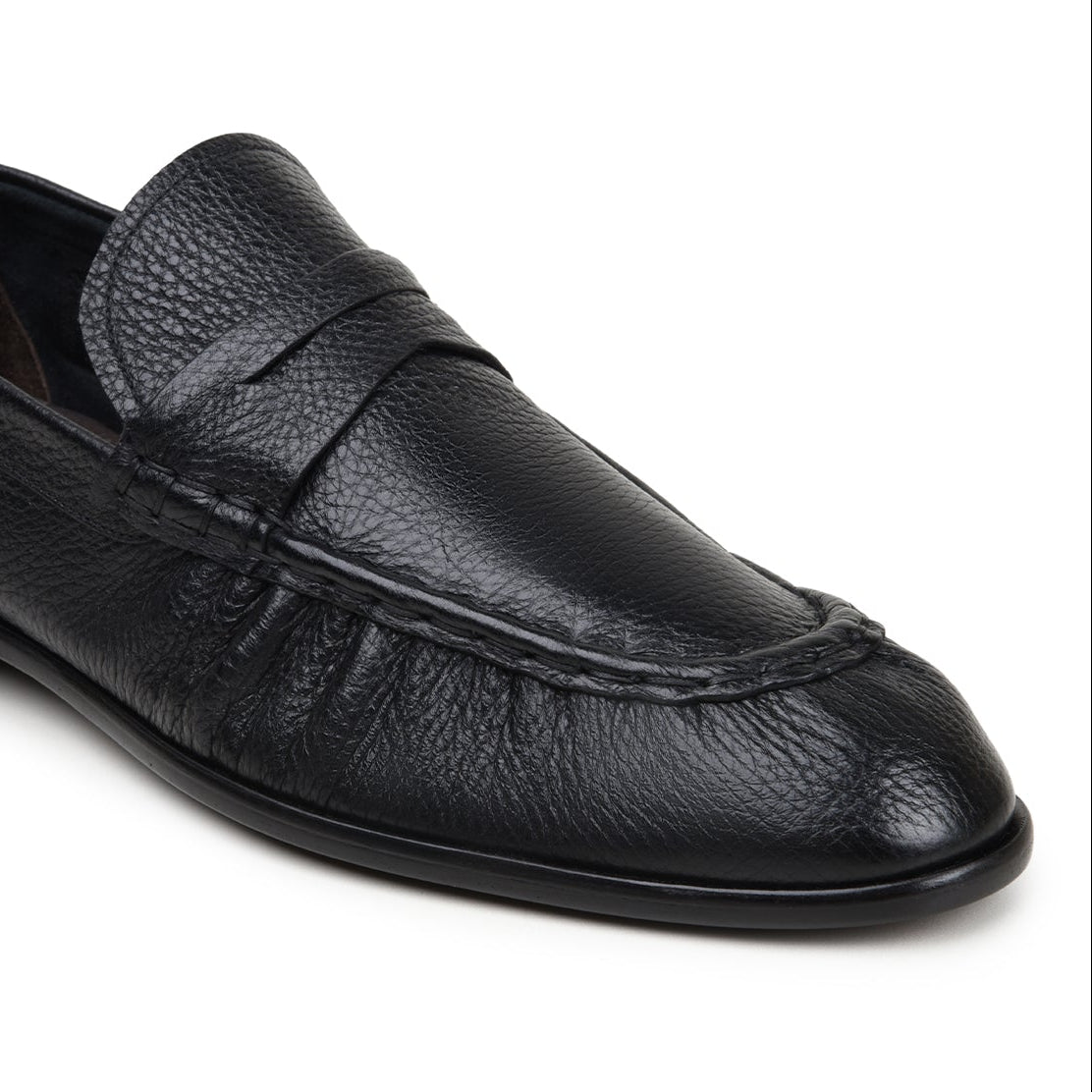 Belvedere Dario Black penny loafer — close-up detail