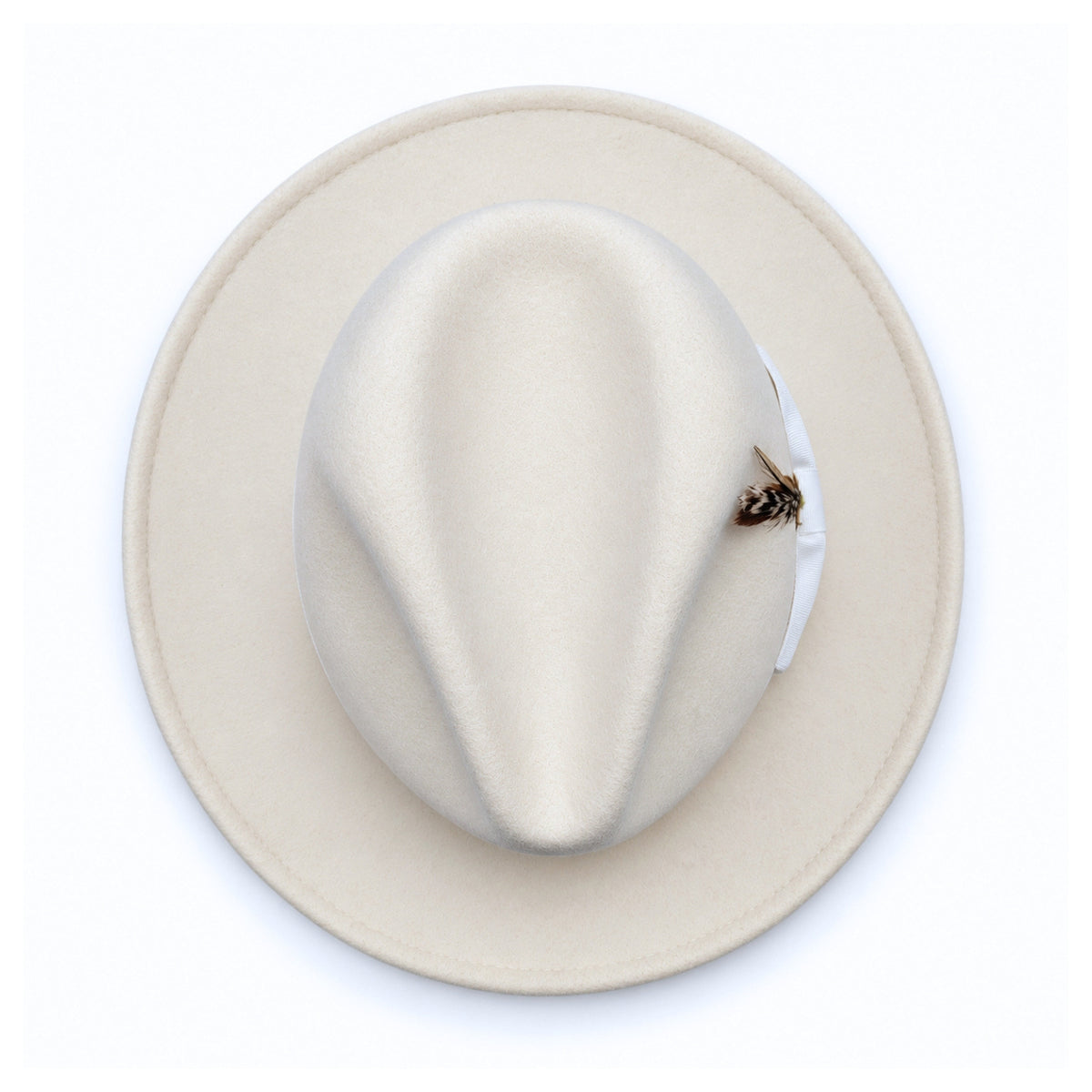 White Lightfelt 2 1/2 inch wide brim wool felt pinch crown fedora hat by Montique top view with feather accent